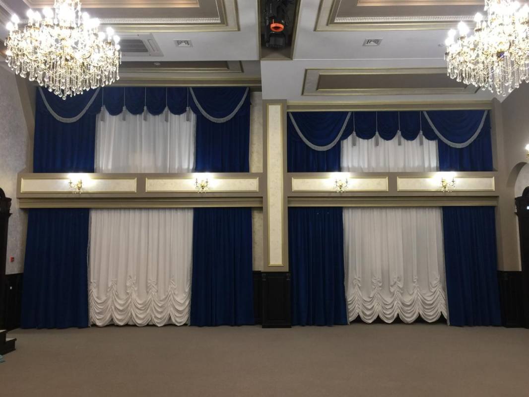 Шторы для актовых залов , сцен, филармоний