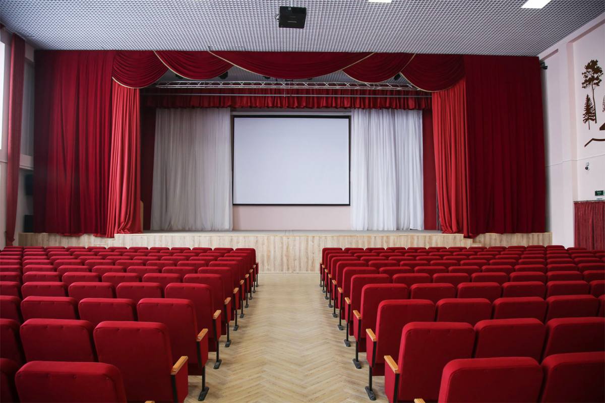 Шторы для актовых залов , сцен, филармоний